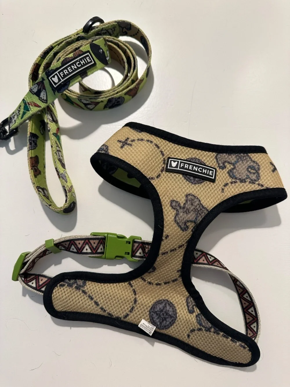 Frenchie Bulldog Reversible Dog Harness & Dual Print Leash - Peter Pan Print
